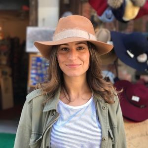 Meet your Posher, Tara